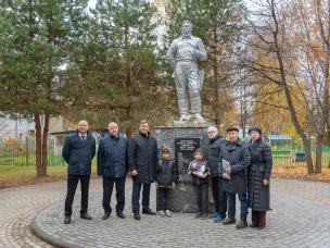 Открытие памятника Валерию Чкалову
