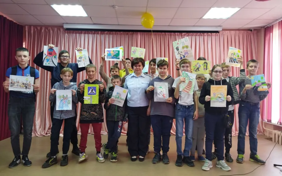 Госавтоинспекция города Кстово провела среди детей квест-игру «Лето. Дети. ПДД»