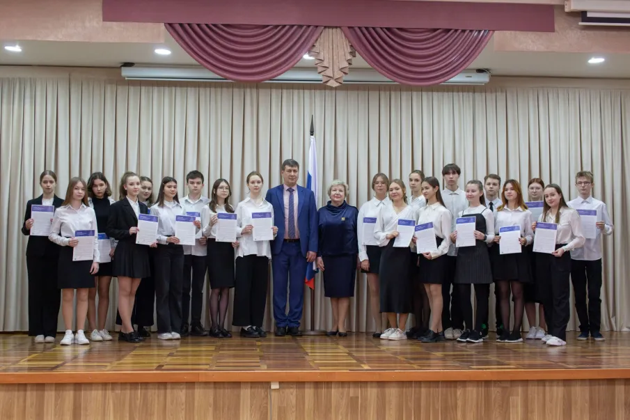 Вручение поздравительных буклетов от Губернатора Нижегородской области