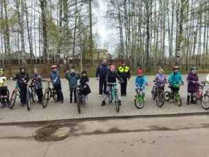 Госавтоинспекция провела безопасные инструктажи со старшеклассниками