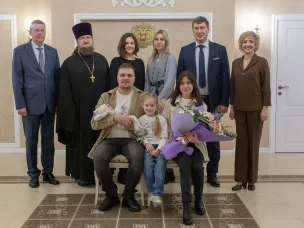 В Кстовском ЗАГСе чествовали ребёнка, рожденного в декабре