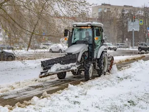 Сегодня погода преподнесла сюрприз – город накрыл обильный снегопад