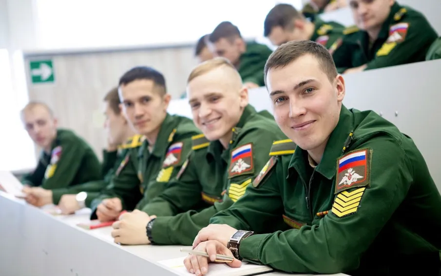 Продолжается прием документов от кандидатов для поступления в вузы Министерства обороны Российской Федерации