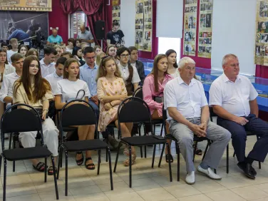 Награждение медалистов и 100-бальников